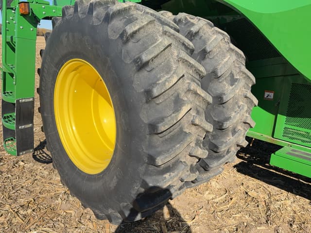 Image of John Deere S680 equipment image 3