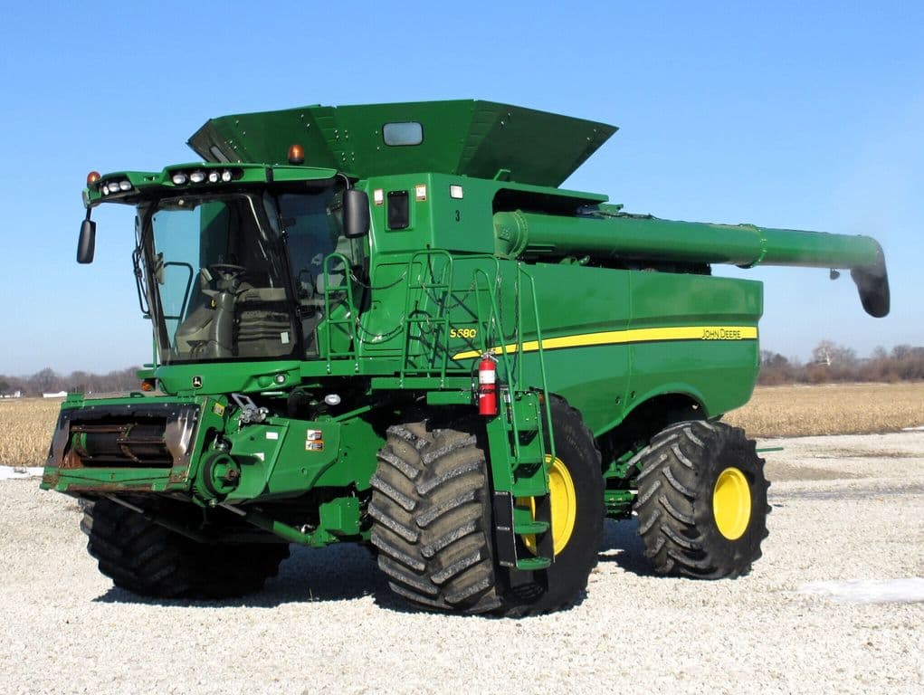 Image of John Deere S680 Primary image