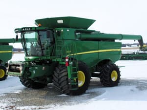 2014 John Deere S680 Image