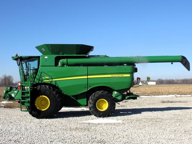 Image of John Deere S680 equipment image 4