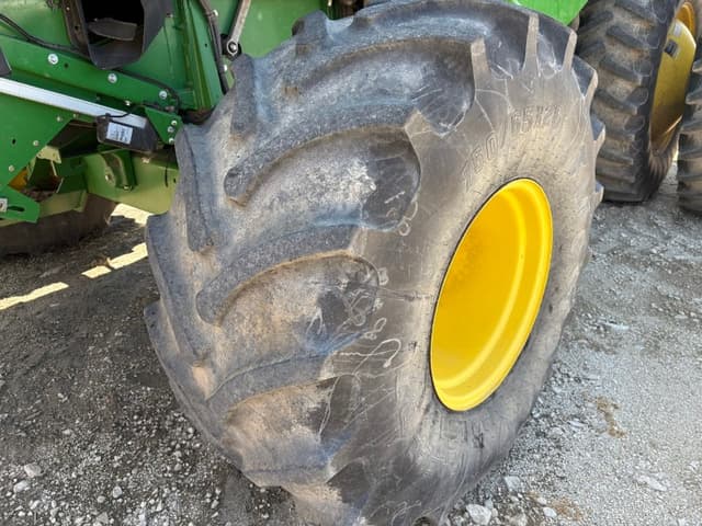 Image of John Deere S680 equipment image 4