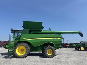 2014 John Deere S680 Image