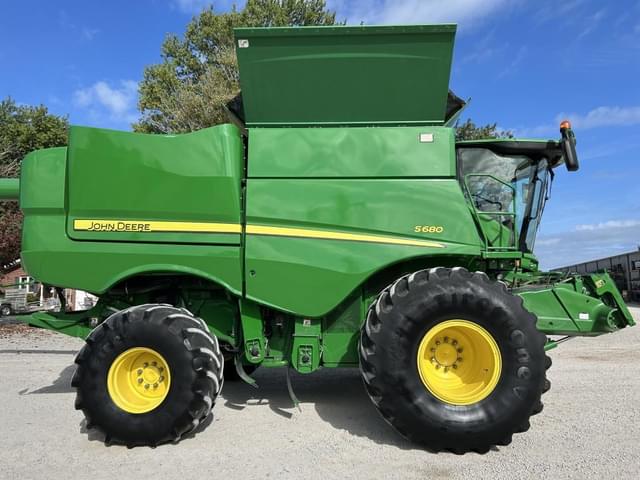 Image of John Deere S680 equipment image 3