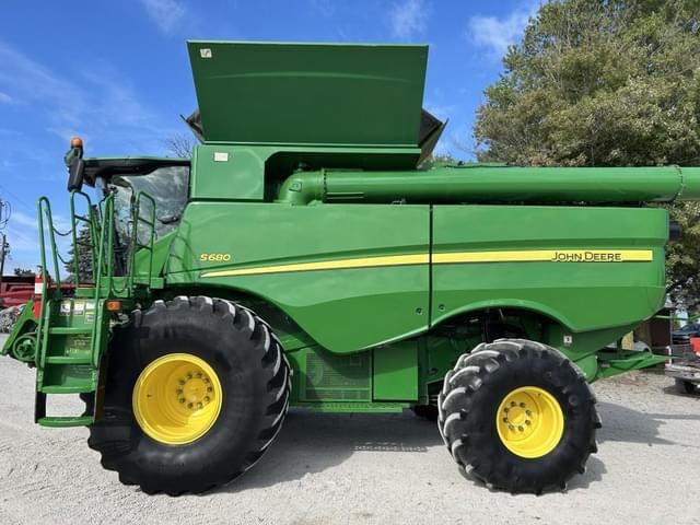 Image of John Deere S680 equipment image 2
