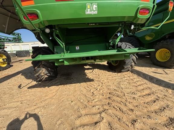 Image of John Deere S680 equipment image 4