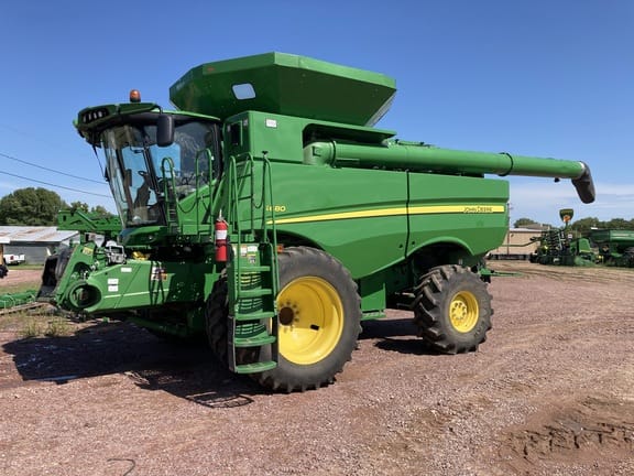 Main image John Deere S680
