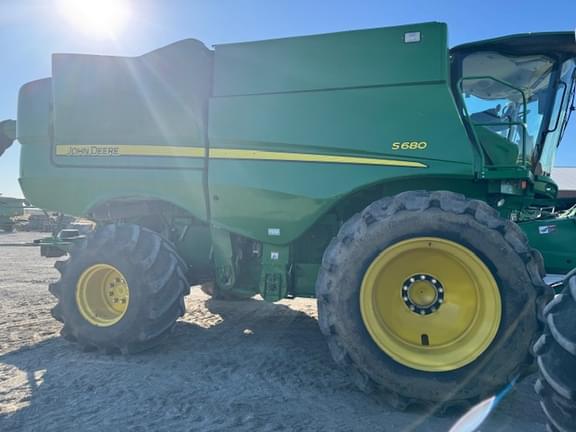 Image of John Deere S680 equipment image 3