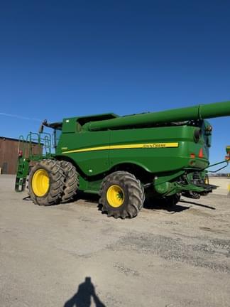 Image of John Deere S680 Primary image
