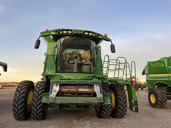 Image of John Deere S680 equipment image 2