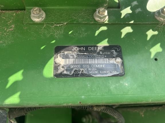 Image of John Deere S680 equipment image 1