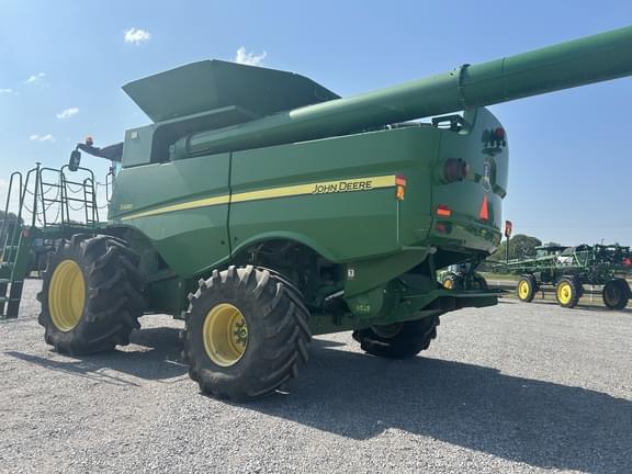 Image of John Deere S680 equipment image 3