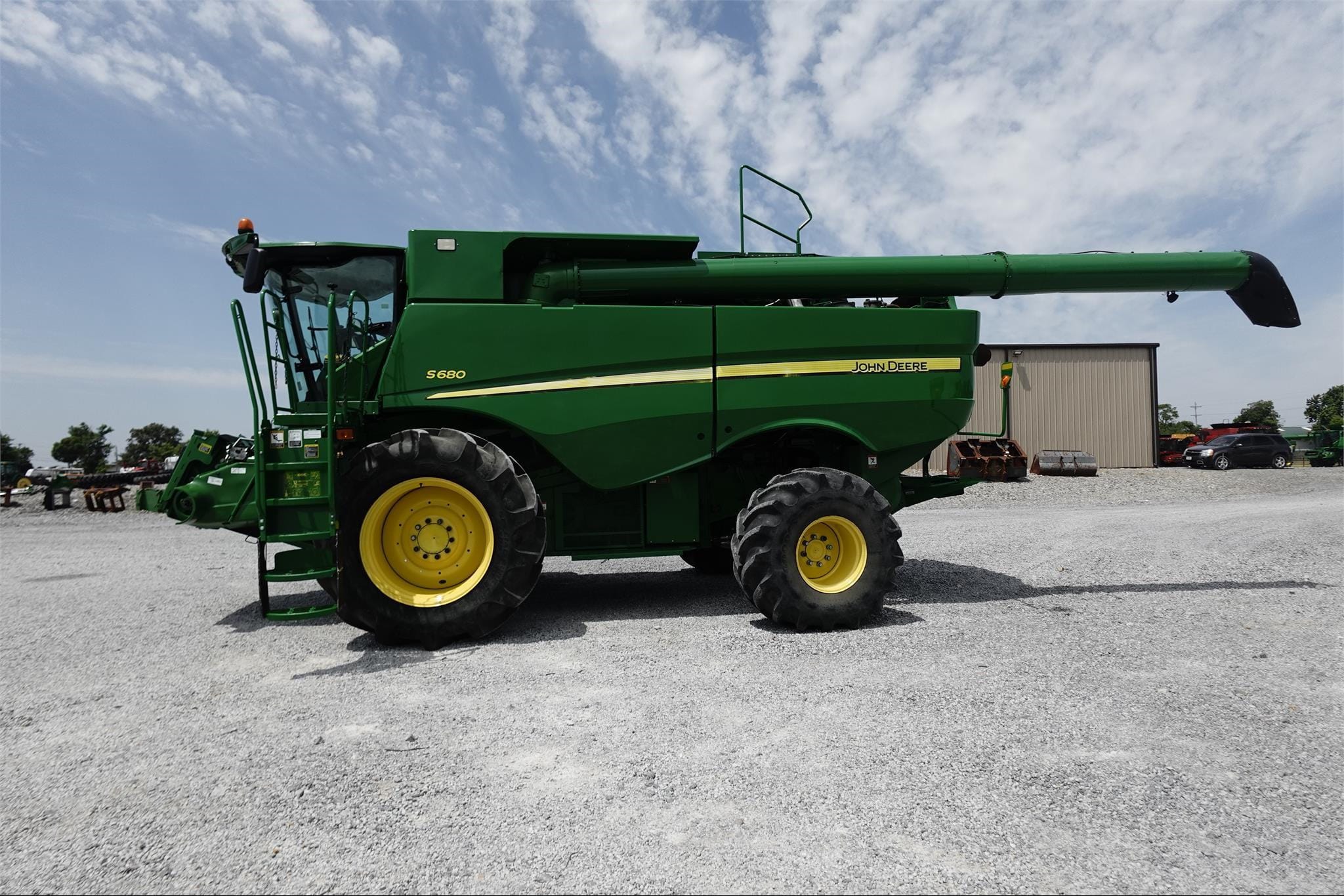 2014 John Deere S680 Equipment Image0