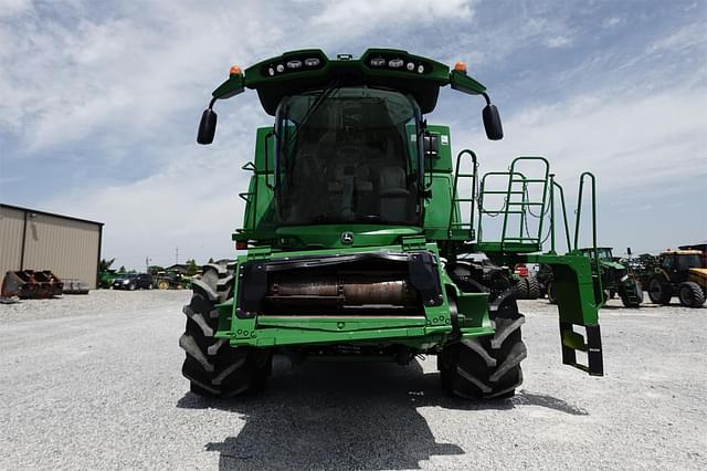 Image of John Deere S680 equipment image 3