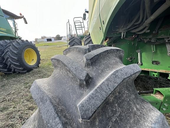 Image of John Deere S680 equipment image 4