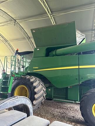 Image of John Deere S680 equipment image 4