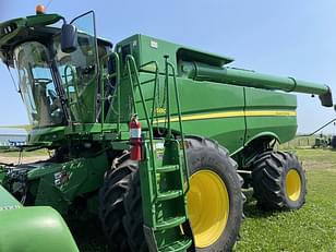 Main image John Deere S680 0