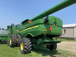 Main image John Deere S680 1