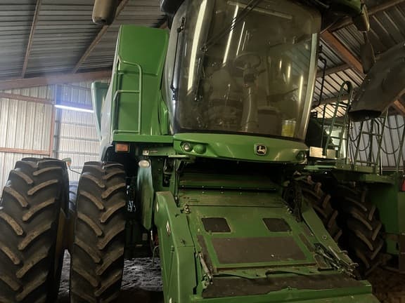 Image of John Deere S680 Primary image