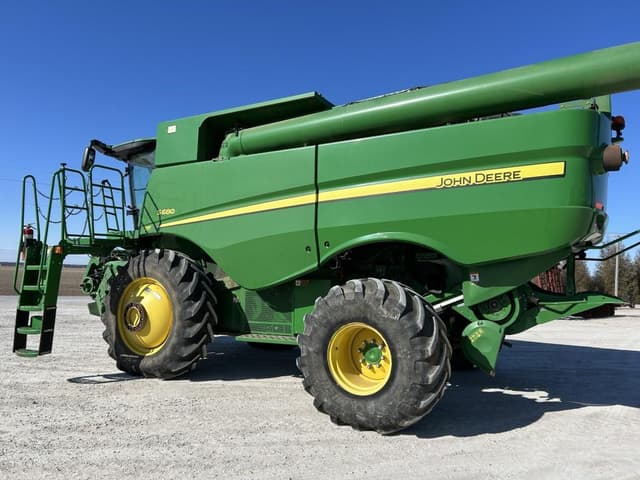 Image of John Deere S680 equipment image 4