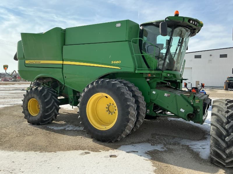 Image of John Deere S680 Primary image