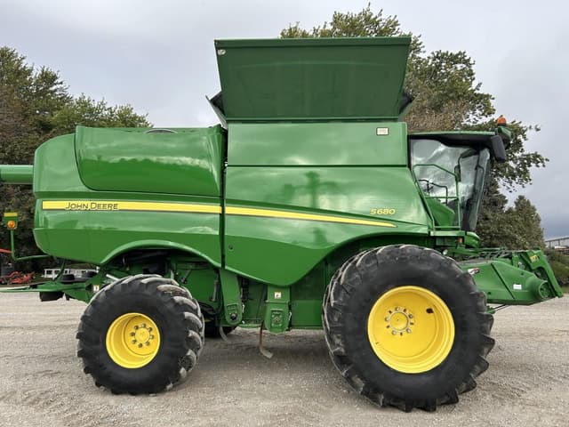 Image of John Deere S680 equipment image 3