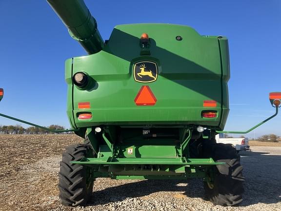 Image of John Deere S680 equipment image 3