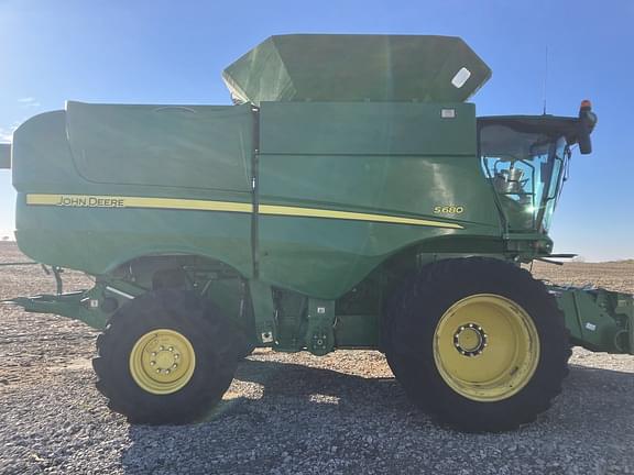 Image of John Deere S680 equipment image 1