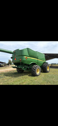 Image of John Deere S680 equipment image 1