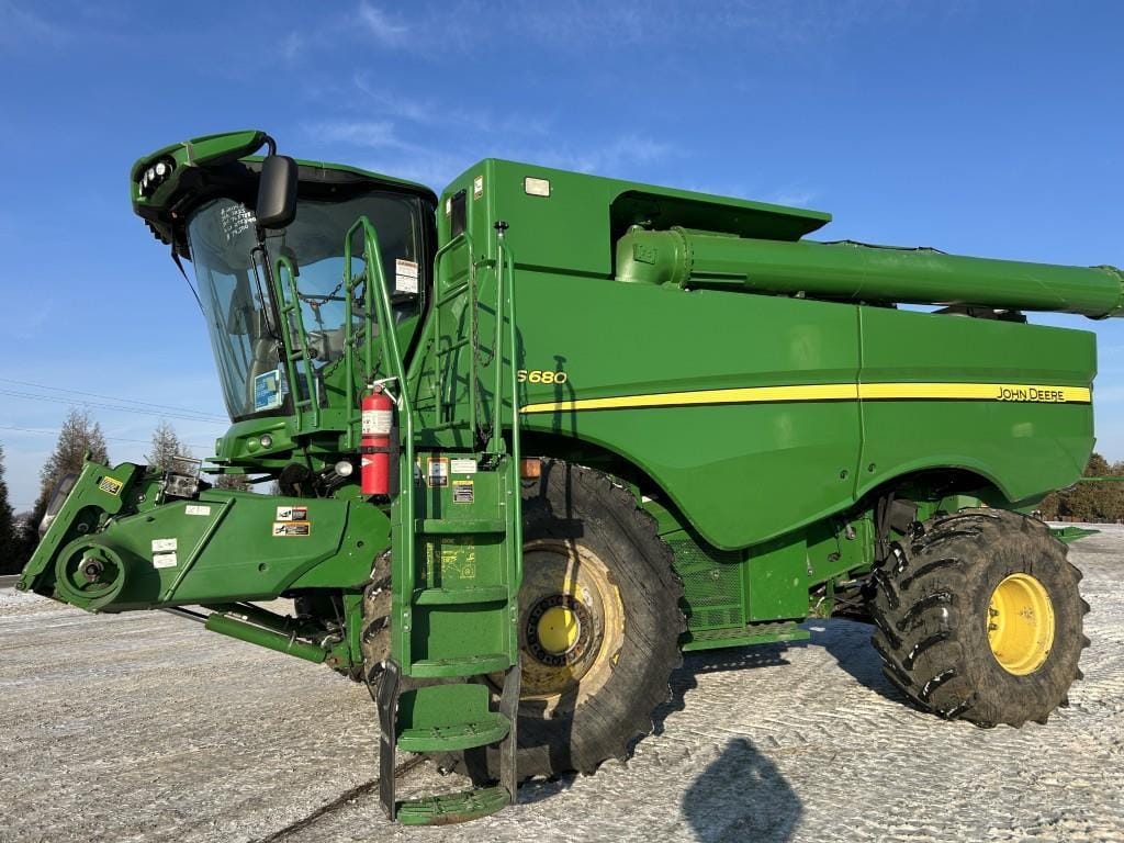 2014 John Deere S680 Equipment Image0