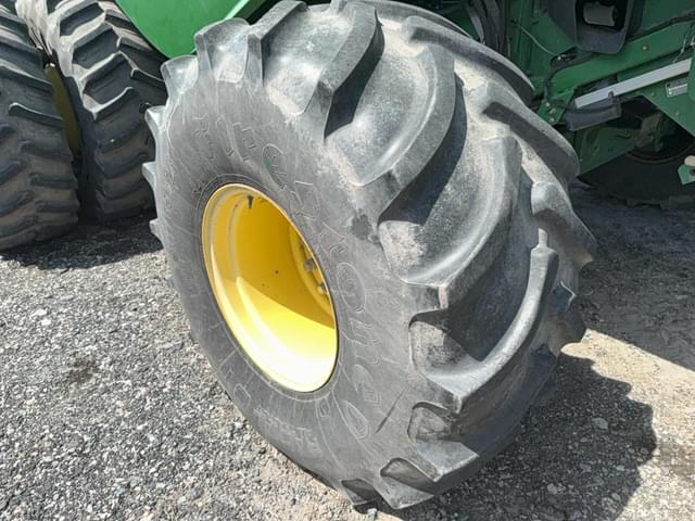 Image of John Deere S680 equipment image 4