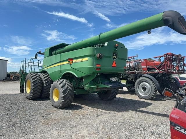 Image of John Deere S680 equipment image 3