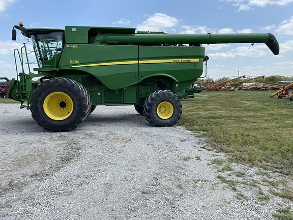 Image of John Deere S680 equipment image 1