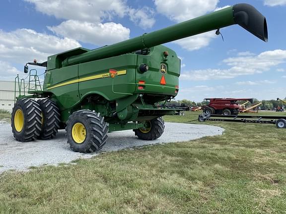 Image of John Deere S680 equipment image 2