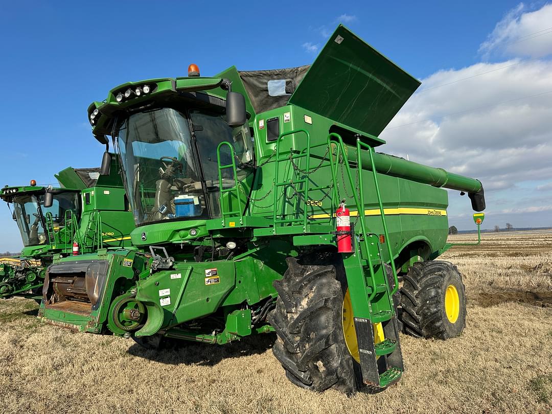 Image of John Deere S680 Primary image