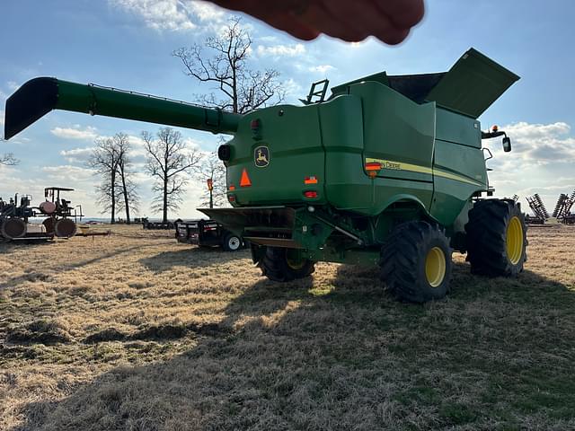 Image of John Deere S680 equipment image 2