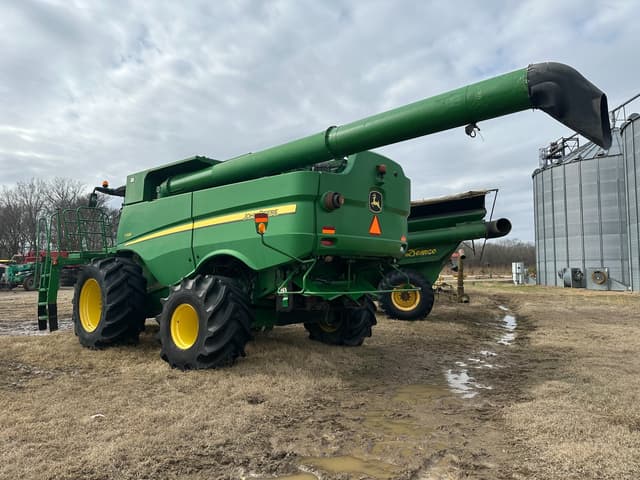 Image of John Deere S680 equipment image 3