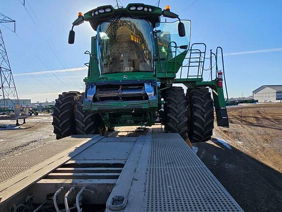 Image of John Deere S690 equipment image 4