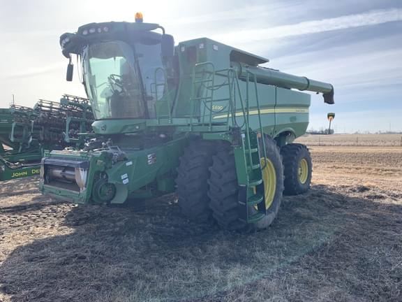 Image of John Deere S690 equipment image 2