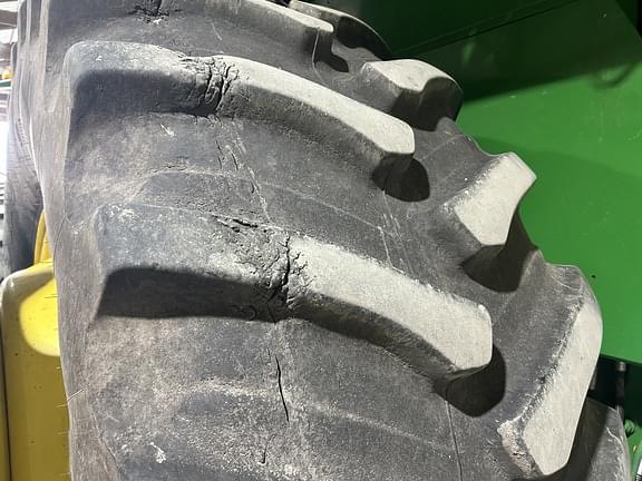 Image of John Deere S690 equipment image 2