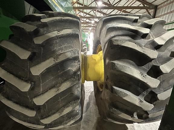 Image of John Deere S690 equipment image 4