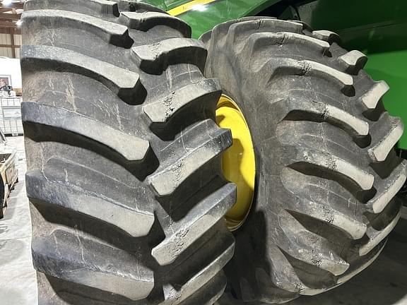 Image of John Deere S690 equipment image 3