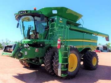 Main image John Deere S690