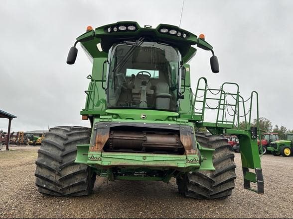 Image of John Deere S690 equipment image 4