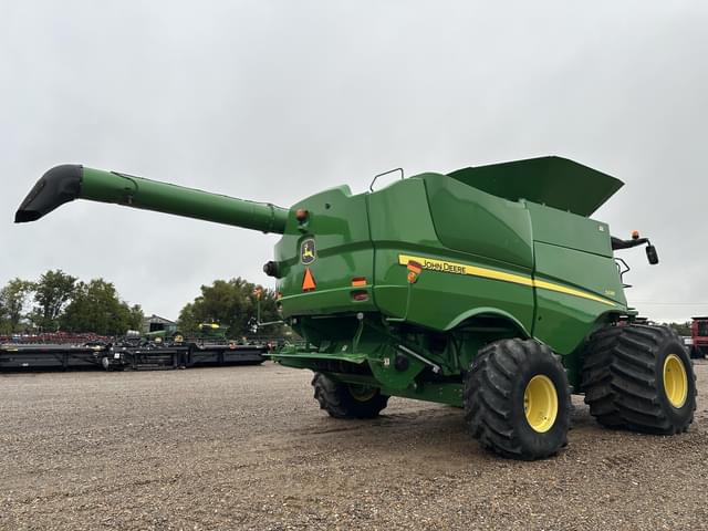 Image of John Deere S690 equipment image 4