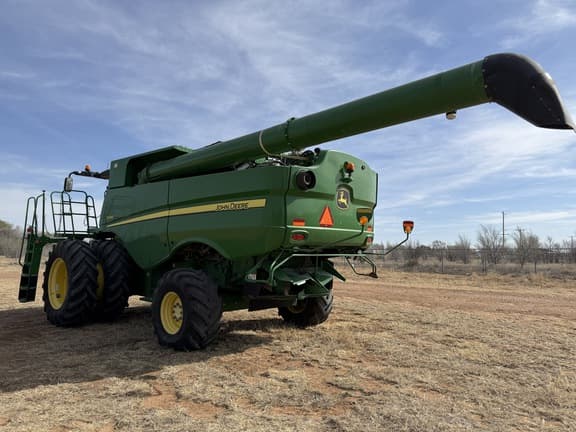 Image of John Deere S690 equipment image 2