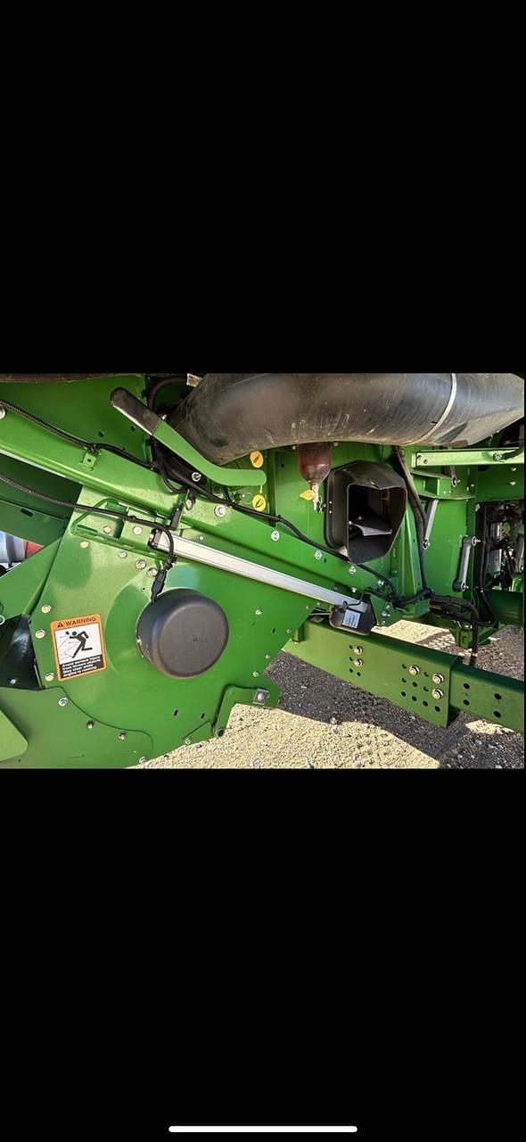 Image of John Deere S690 equipment image 4