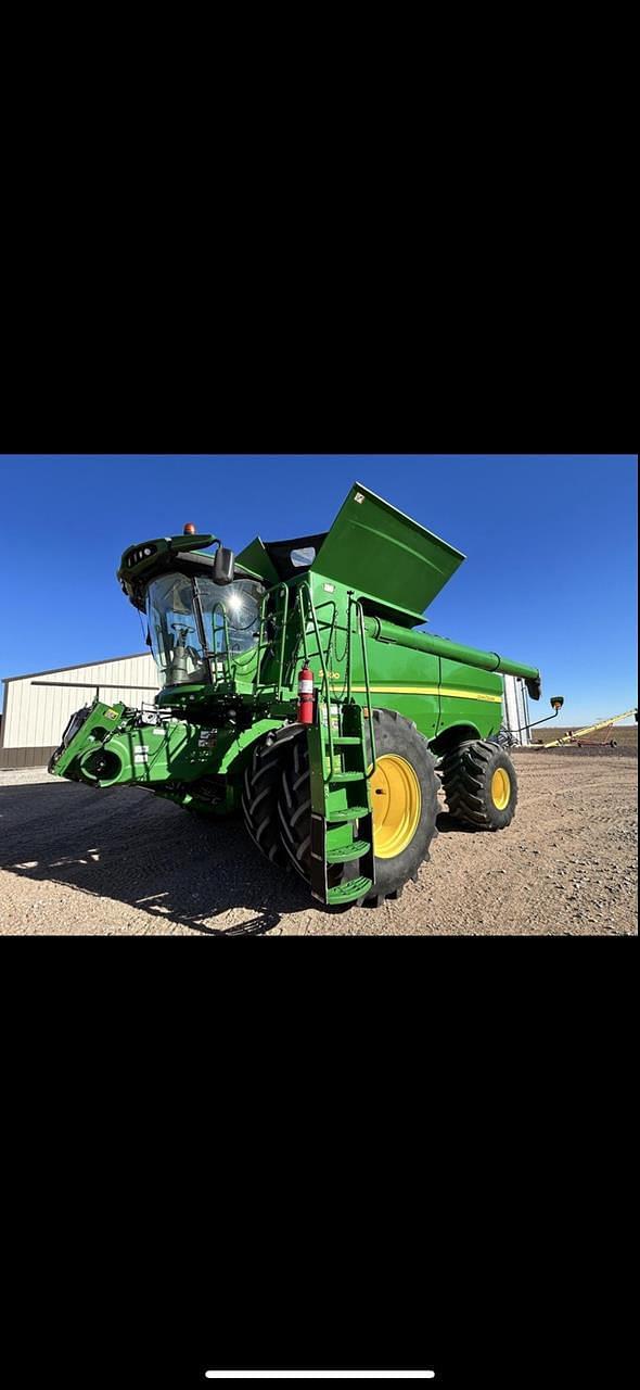 Image of John Deere S690 Primary image