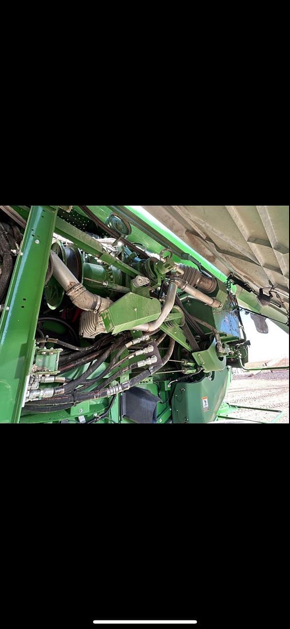 Image of John Deere S690 equipment image 3