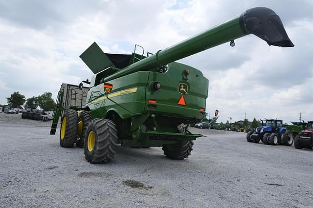 Image of John Deere S690 equipment image 4