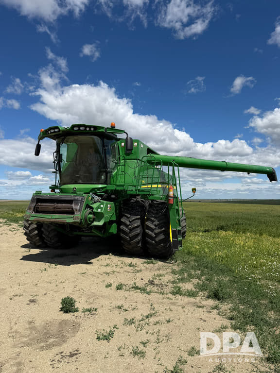 Image of John Deere S690 equipment image 2